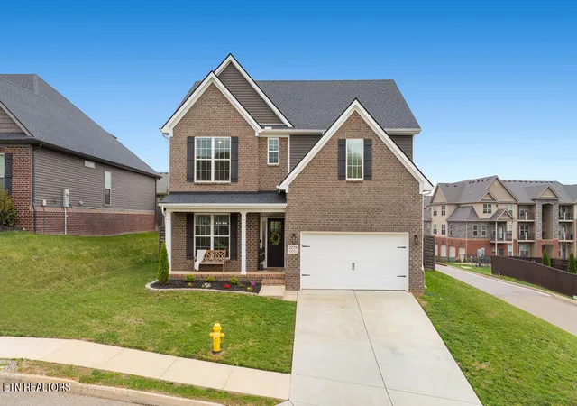 Photo 3 of Sale Pending at 2279 Waterstone Blvd, Knoxville, TN 37932 | MLS# 1334644 | Listing updated on 2026-06-15