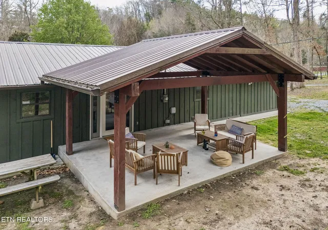 Photo 3 of Single family home for sale at 2875 Mcmahan Sawmill Rd, Sevierville, TN 37862 | MLS# 1334875 | Listing updated on 2026-07-08