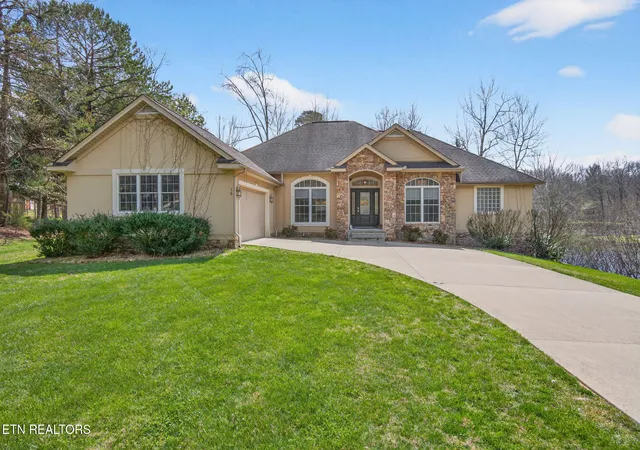 Photo 1 of Single family home for sale at 16 Conrad Cir, Crossville, TN 38558 | MLS# 1335346 | Listing updated on 2026-04-03