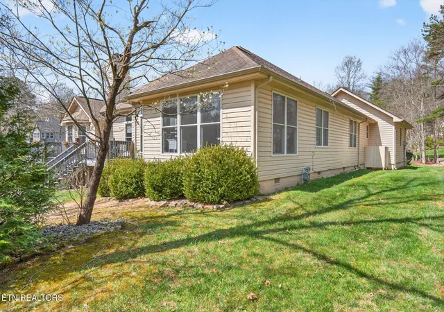 Photo 2 of Single family home for sale at 16 Conrad Cir, Crossville, TN 38558 | MLS# 1335346 | Listing updated on 2026-04-03