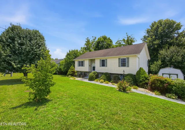 Photo 2 of Single family home for sale at 34 Shane St, Greeneville, TN 37743 | MLS# 1347743 | Listing updated on 2026-10-01