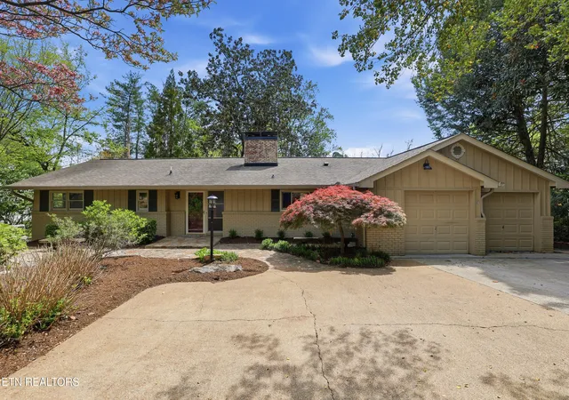 Photo 3 of Single family home for sale at 6920 Stone Ml Dr, Knoxville, TN 37919 | MLS# 1335935 | Listing updated on 2026-08-24