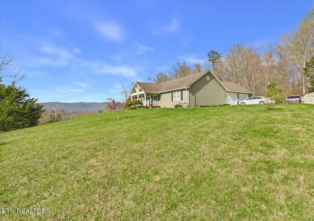 4th image of 950 S Coolidge Rd, La Follette, TN 37766 | MLS# 1335515