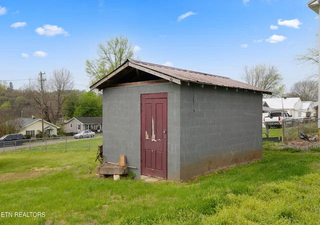 25th image of 725 Church St, Loudon, TN 37774 | MLS# 1334760