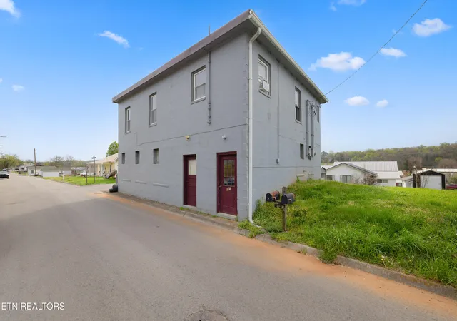2nd image of 725 Church St, Loudon, TN 37774 | MLS# 1334760