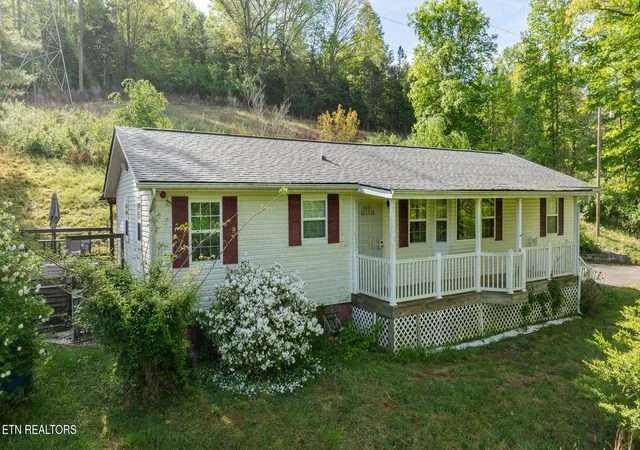 Homes for sale in Rocky Top, TN | 120 Huckleberry Ln, Rocky Top, TN 37769 | MLS# 1334764