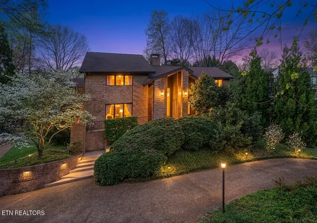Photo 1 of Single family home for sale at 667 Kenesaw Ave, Knoxville, TN 37919 | MLS# 1335041 | Listing updated on 2026-09-06