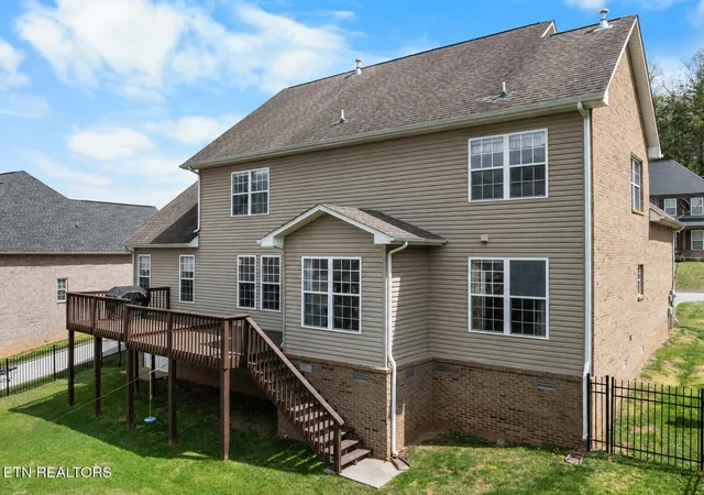 Homes for sale in Knoxville, TN | 1451 Branch Field Ln, Knoxville, TN 37918 | MLS# 1335005