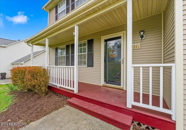 2nd image of 2004 Knoll Tree Dr, Knoxville, TN 37932 | MLS# 1334985