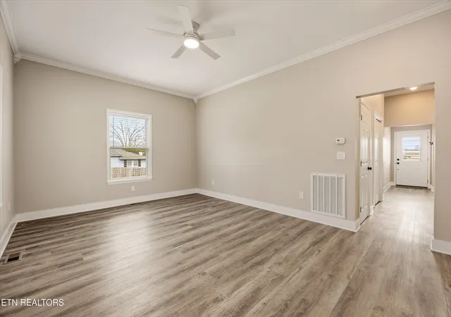 Homes for sale in Lenoir City, TN | 210 E 1St Ave, Lenoir City, TN 37771 | MLS# 1334905