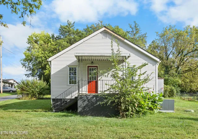 3rd image of 4854 Co Op Rd, Rockford, TN 37853 | MLS# 1336045
