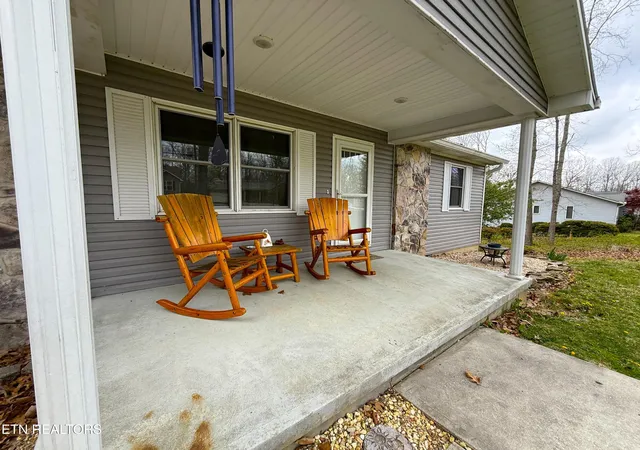 Photo 3 of Single family home for sale at 312 Lakeview Dr, Crossville, TN 38558 | MLS# 1335649 | Listing updated on 2026-05-08