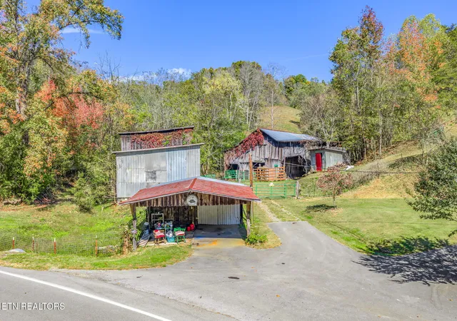 Photo 3 of Single family home for sale at 858 N Shiloh Rd, Seymour, TN 37865 | MLS# 1335045 | Listing updated on 2026-09-30