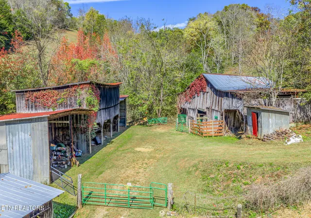Photo 3 of Single family home for sale at 858 N Shiloh Rd, Seymour, TN 37865 | MLS# 1335045 | Listing updated on 2026-09-30