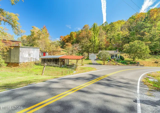 Photo 4 of Single family home for sale at 858 N Shiloh Rd, Seymour, TN 37865 | MLS# 1335045 | Listing updated on 2026-09-30