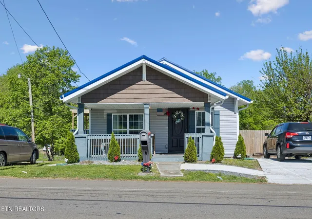 Photo 1 of Single family home for sale at 122 Pickering St, Knoxville, TN 37914 | MLS# 1335157 | Listing updated on 2026-04-14