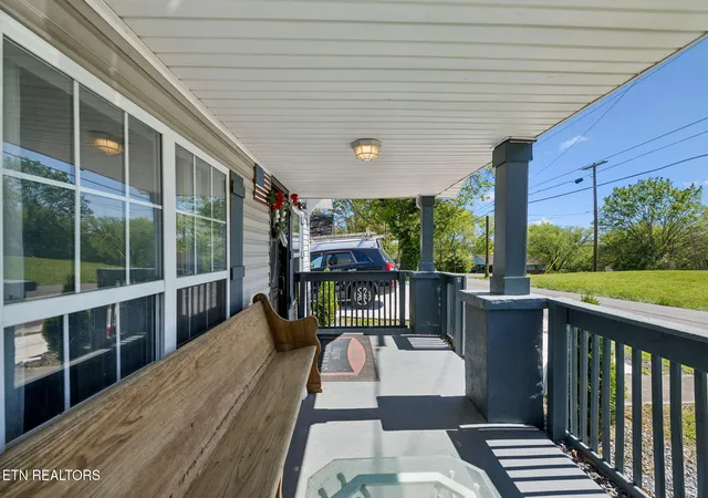 Photo 4 of Single family home for sale at 122 Pickering St, Knoxville, TN 37914 | MLS# 1335157 | Listing updated on 2026-04-14