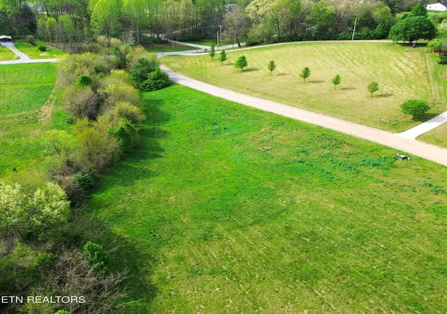 4th image of 916 Carter Springs Dr, Maryville, TN 37801 | MLS# 1335321
