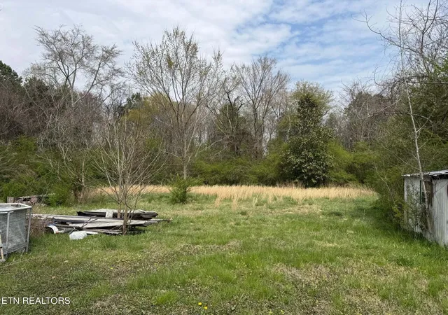 3rd image of 2211 Catoosa Pkwy, Tunnel Hill, GA 30755 | MLS# 1335222