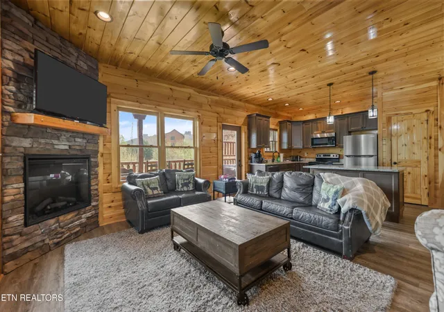 Photo 3 of Single family home for sale at 655 Gatlinburg Fls Way, Gatlinburg, TN 37738 | MLS# 1335633 | Listing updated on 2026-07-17