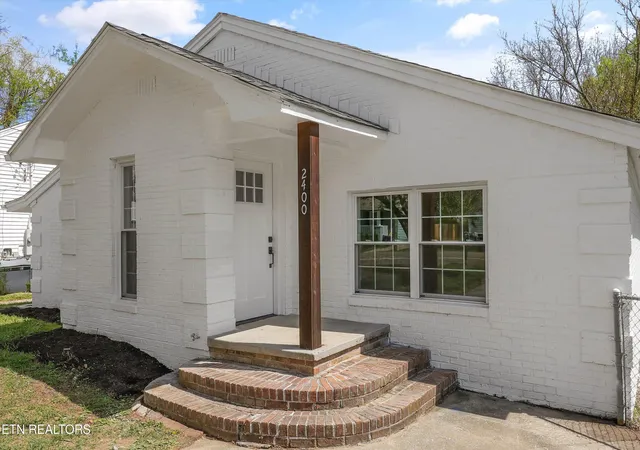 Homes for sale in Knoxville, TN | 2400 Wilson Ave, Knoxville, TN 37915 | MLS# 1335398