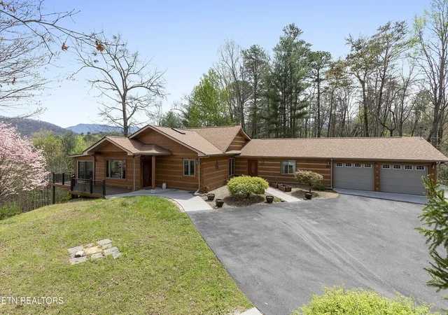 Homes for sale in Cosby, TN | 427 Gold Rd, Cosby, TN 37722 | MLS# 1335304