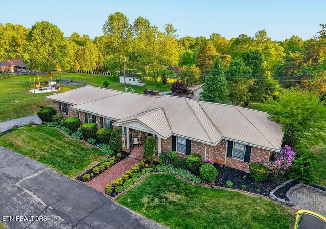 Homes for sale in Sparta, TN | 843 W Bockman Wy, Sparta, TN 38583 | MLS# 1338114