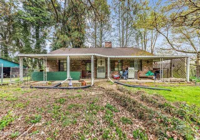 Photo 3 of Single family home for sale at 6155 Lacy Rd, Knoxville, TN 37912 | MLS# 1335628 | Listing updated on 2026-06-17