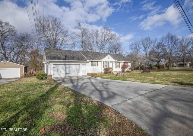 2nd image of 209 N Laurel Cir, Knoxville, TN 37912 | MLS# 1335408