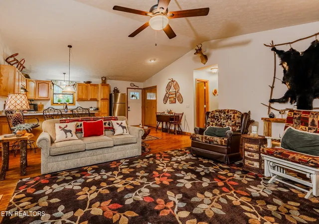 Homes for sale in Cosby, TN | 3386 Rocky Ridge Rd, Cosby, TN 37722 | MLS# 1335429