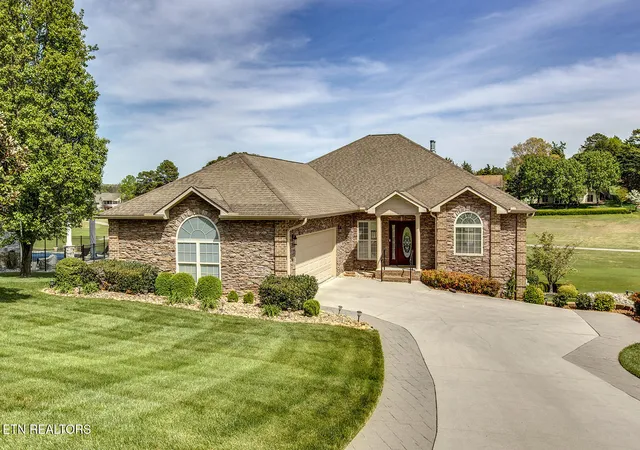 Homes for sale in Loudon, TN | 424 Wewoka Cir, Loudon, TN 37774 | MLS# 1336164