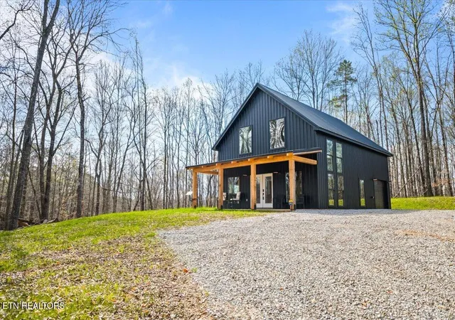 Homes for sale in Speedwell, TN | 3061 Jones Ridge Rd, Speedwell, TN 37870 | MLS# 1335432
