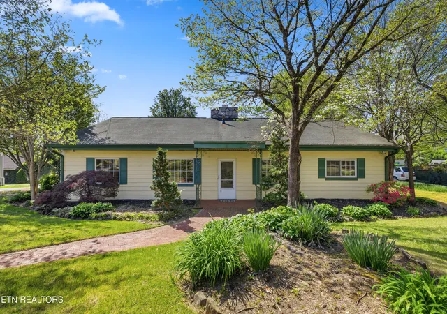 2nd image of 2008 Cedar Ln, Knoxville, TN 37918 | MLS# 1336482