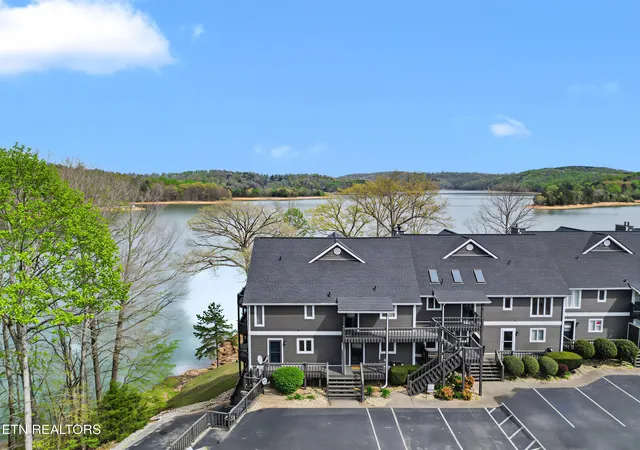 2nd image of 700 Shanghai Lndg Ln, La Follette, TN 37766