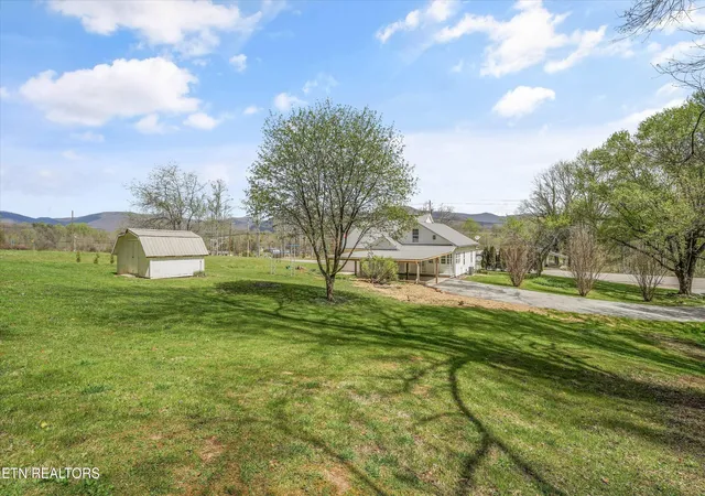 2nd image of 2459 Morgan County Hwy, Wartburg, TN 37887 | MLS# 1335655