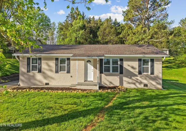 Homes for sale in Strawberry Plains, TN | 403 Old Dandridge Pike, Strawberry Plains, TN 37871 | MLS# 1335847