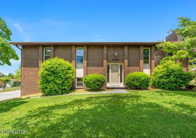 Homes for sale in Knoxville, TN | 4309 Hicken Rd, Knoxville, TN 37938 | MLS# 1340780