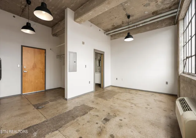 Photo 4 of Sale Pending at 200 W Jackson Ave #504, Knoxville, TN 37902 | MLS# 1338110 | Listing updated on 2026-09-25