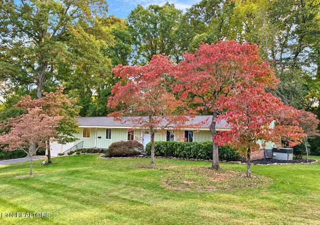 Photo 1 of Single family home for sale at 5805 Villa Rd, Knoxville, TN 37918 | MLS# 1360390 | Listing updated on 2026-10-31