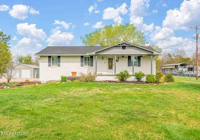 Photo 3 of Sale Pending at 7112 Weaver Rd, Powell, TN 37849 | MLS# 1335762 | Listing updated on 2026-09-15