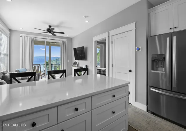 5th image of 110 E Harbor Vw Ln, La Follette, TN 37766