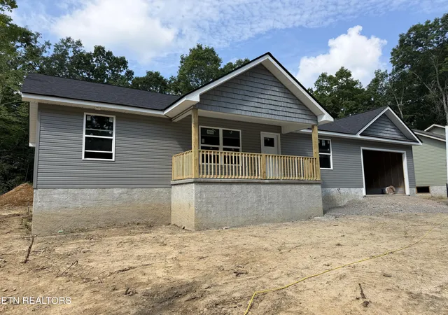 1st image of 922 Kemah Ln, Crossville, TN 38572 | MLS# 1335850