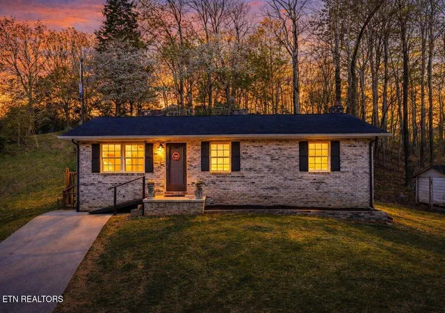 3rd image of 225 Country Way Dr, La Follette, TN 37766 | MLS# 1335783