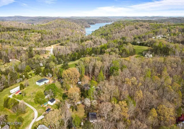 4th image of 225 Country Way Dr, La Follette, TN 37766 | MLS# 1335783