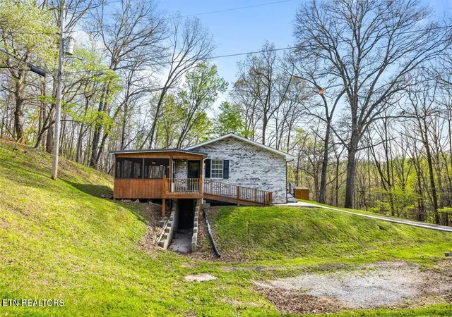 5th image of 225 Country Way Dr, La Follette, TN 37766 | MLS# 1335783