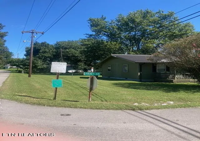 Homes for sale in Pikeville, TN | 15 Pratt St, Pikeville, TN 37367 | MLS# 1335790