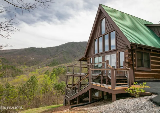 Photo 3 of Single family home for sale at 3059 Perry Cir Ln, Sevierville, TN 37862 | MLS# 1336281 | Listing updated on 2026-10-09