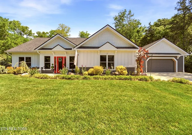 1st image of 106 Chatuga Dr, Loudon, TN 37774 | MLS# 1338423