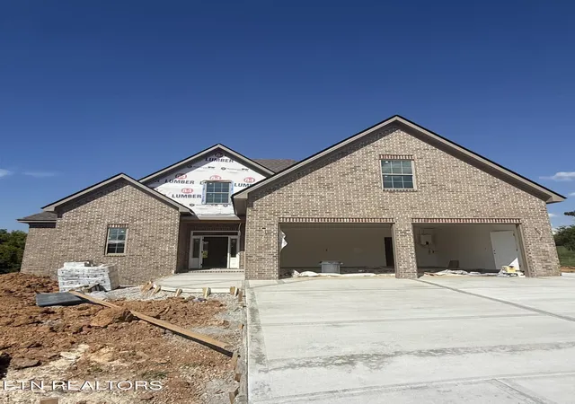 Photo 1 of Single family home for sale at 2138 Lantern Park Ln, Knoxville, TN 37932 | MLS# 1336927 | Listing updated on 2026-08-30