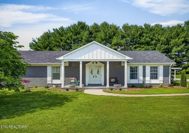 2nd image of 212 Oakland Dr, Sparta, TN 38583 | MLS# 1338643